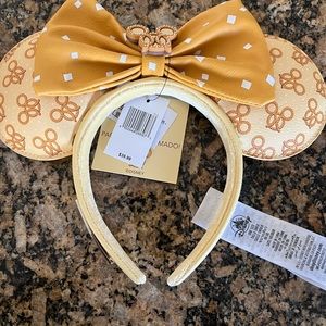 Disney pretzel ears